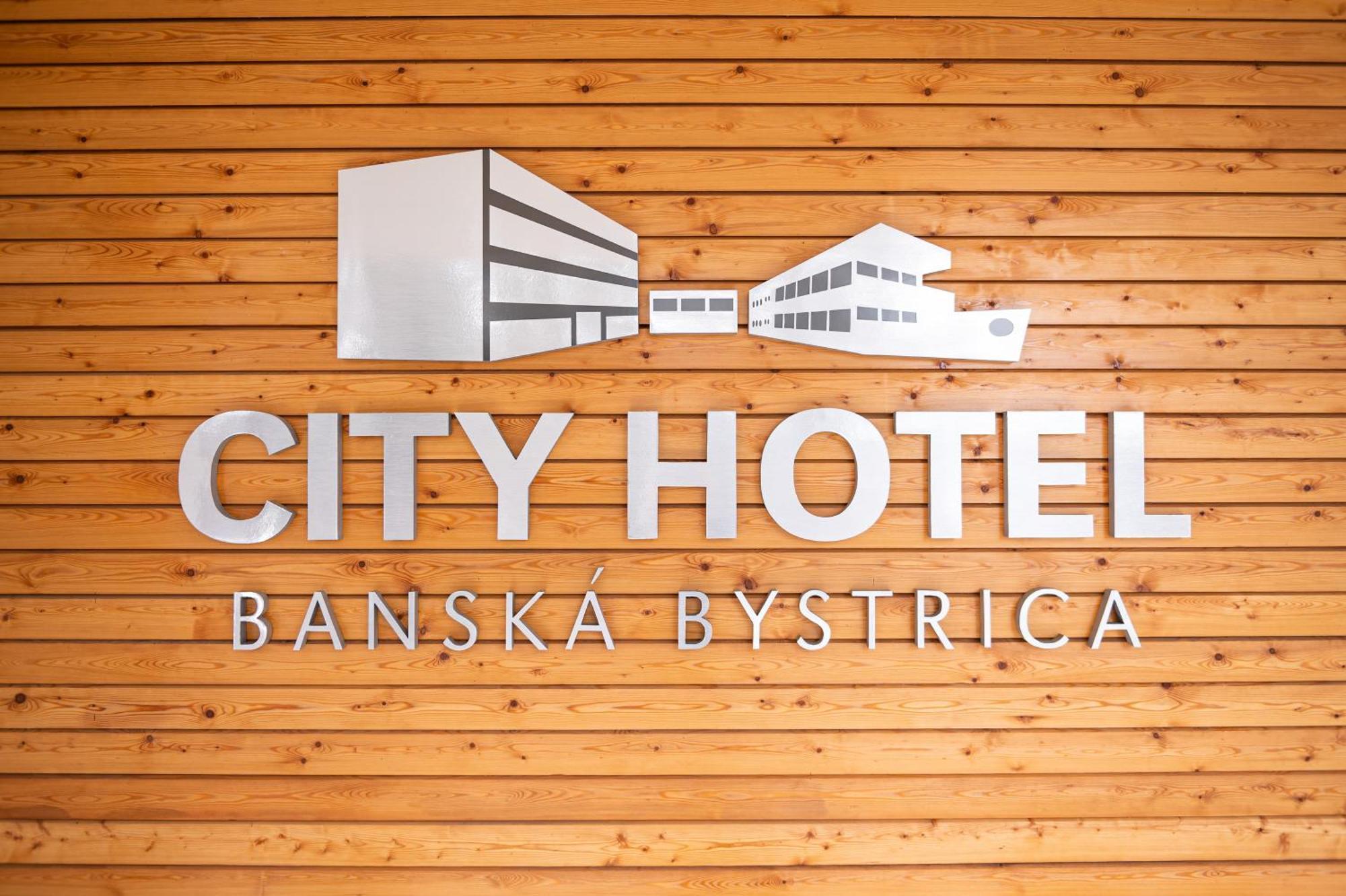 City Hotel B&B, Reception 24 7, 800M Od-From R1, Free Parking Banska Bystrica Exterior photo