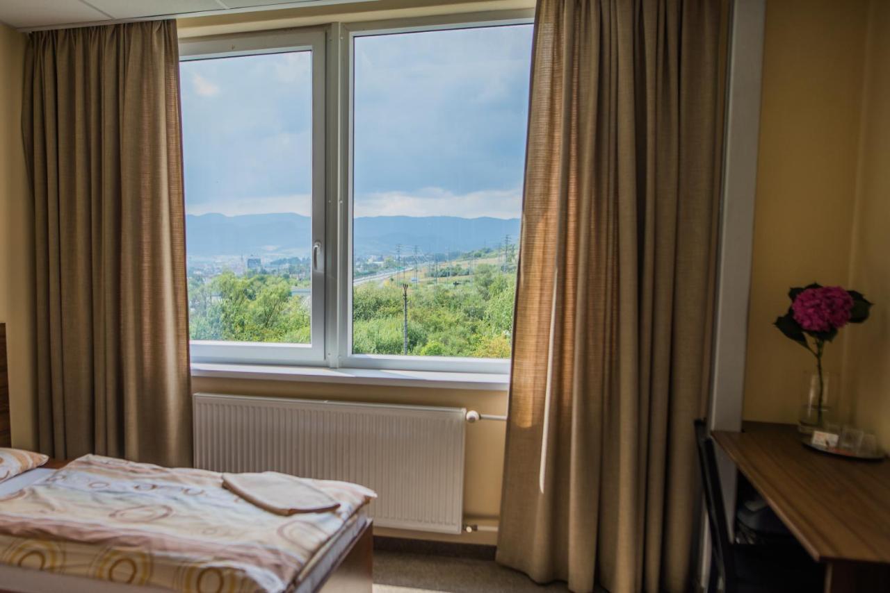 City Hotel B&B, Reception 24 7, 800M Od-From R1, Free Parking Banska Bystrica Exterior photo