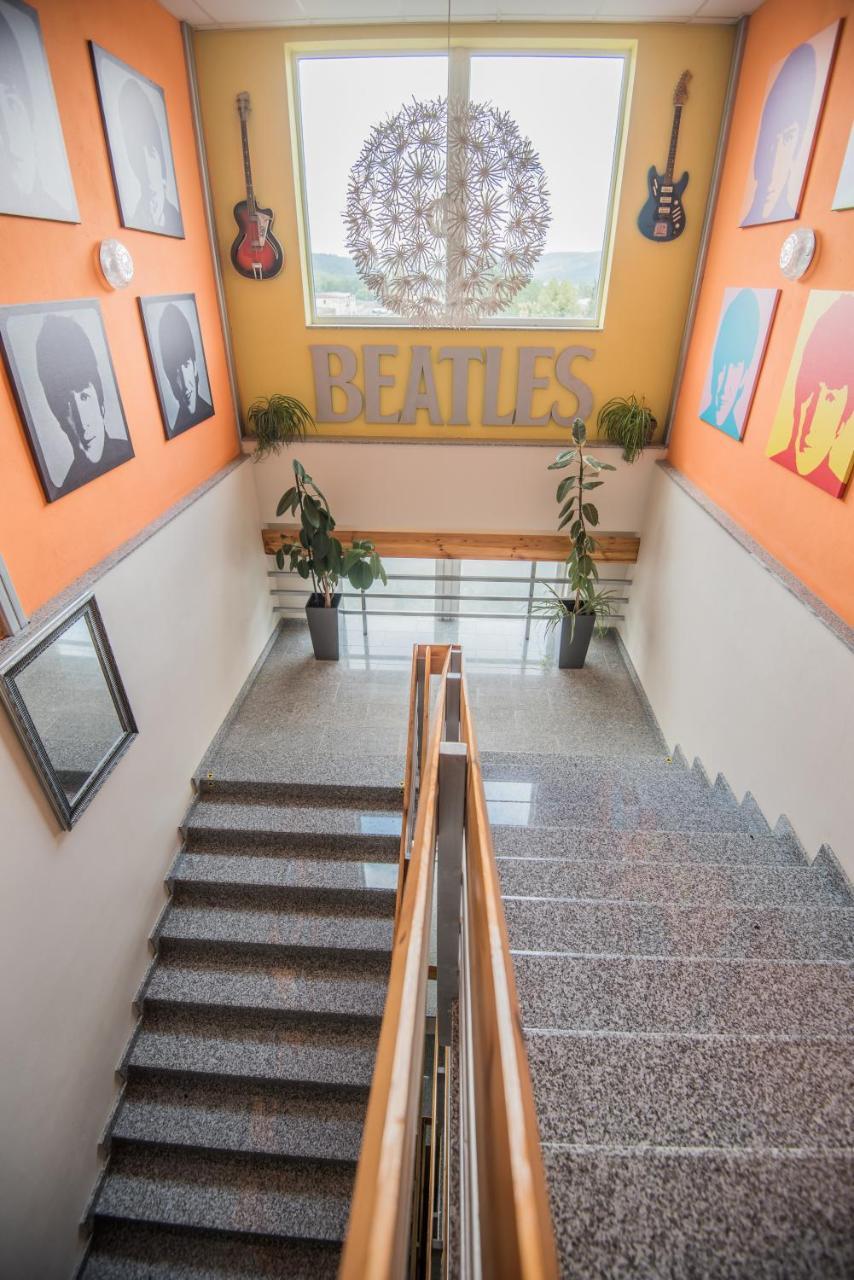 City Hotel B&B, Reception 24 7, 800M Od-From R1, Free Parking Banska Bystrica Exterior photo